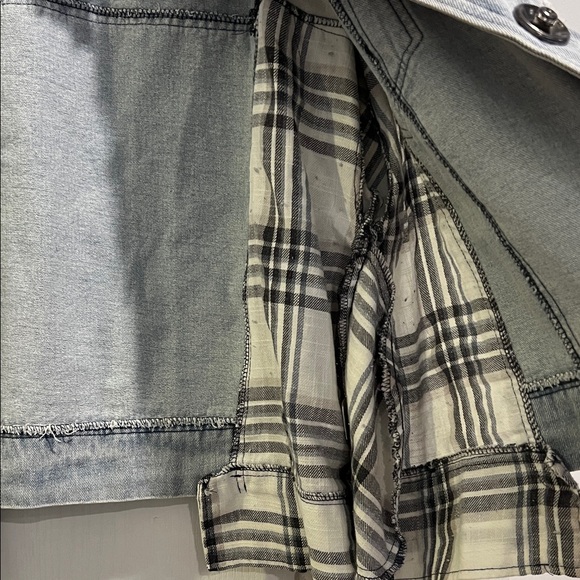 Oli & Hali NWT Blue/White Jean Jacket w oversized snap buttons and plaid sleeves - Picture 6 of 16
